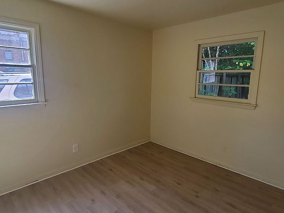 4th image of 2507 Campbell St
