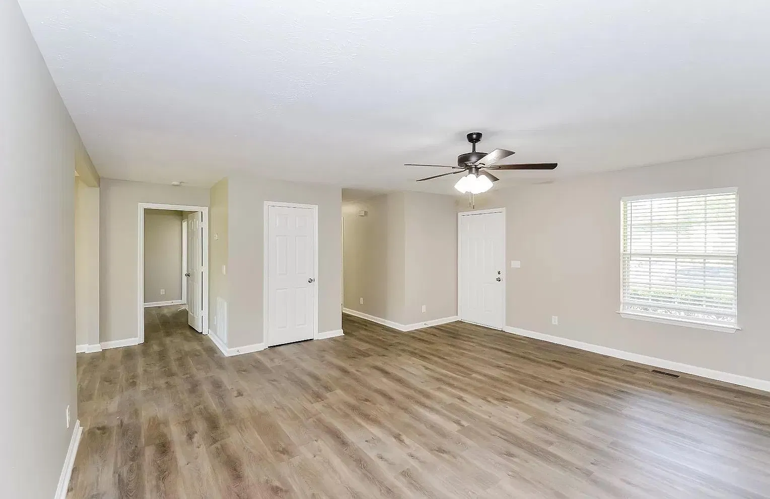 3 bed, 1254 sqft, $1,725 — Photo 2