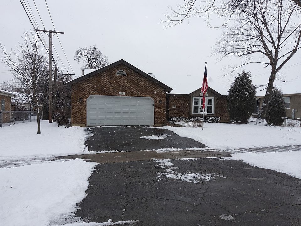 1st image of 10 W Glenlake Ave