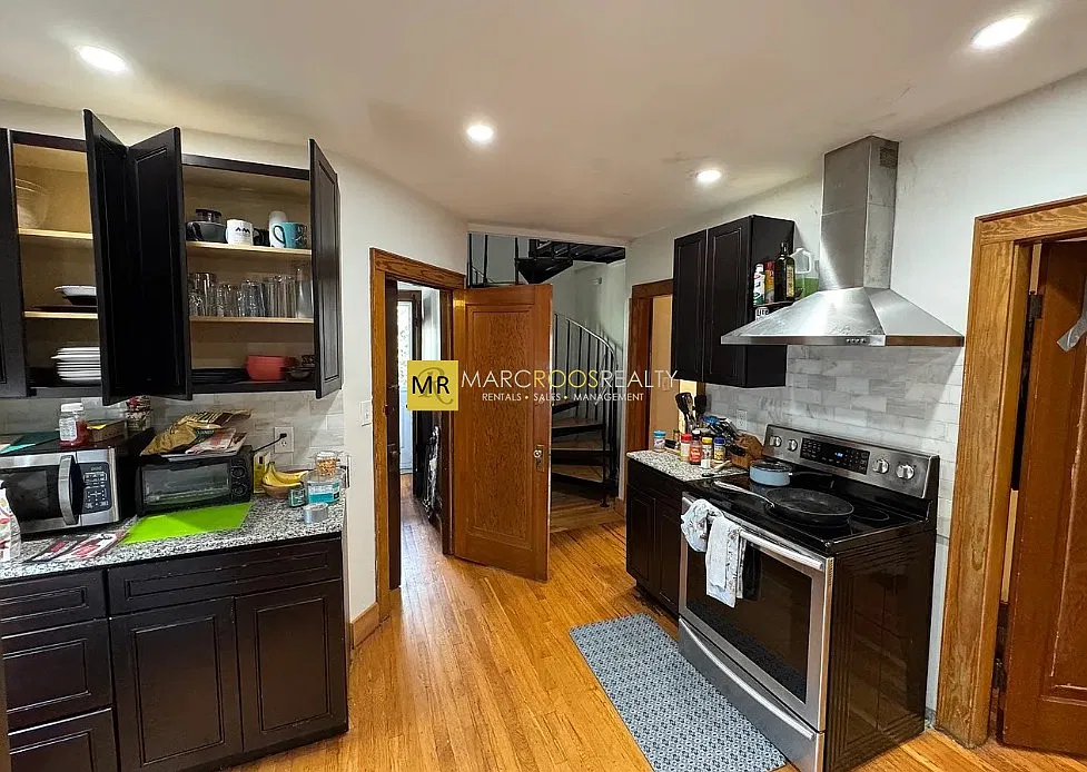15 Renfrew St — Photo 2