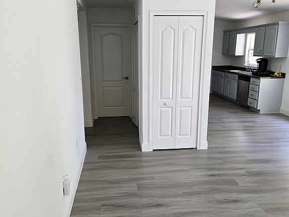 4th image of 1212 Bahia Ave
