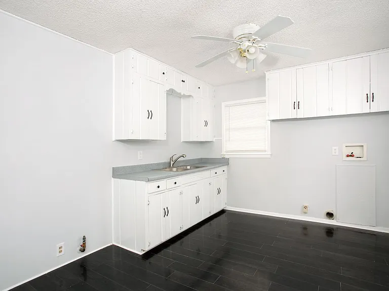 3505 Lometa Dr — Photo 14
