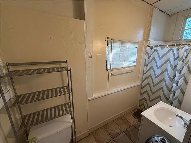 5819 Clara St — Photo 5