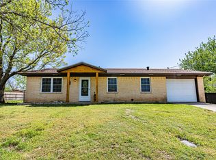 1008 Grayson St, Nocona, TX 76255