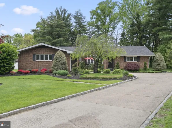 2509 Riverton Rd, Cinnaminson, NJ 08077