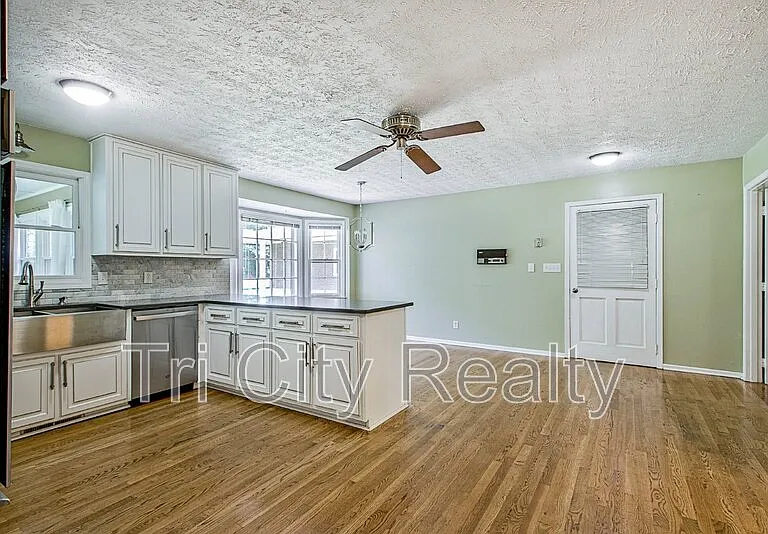 630 Hawthorne Pl — Photo 18