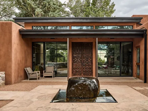 4010 Old Santa Fe Trl, Santa Fe, NM 87505