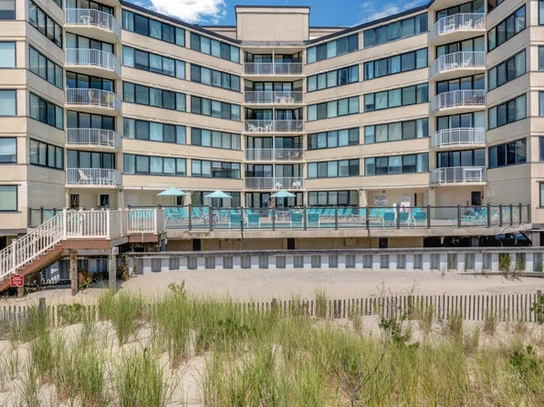 111 S 16th Ave APT 412, Longport, NJ 08403
