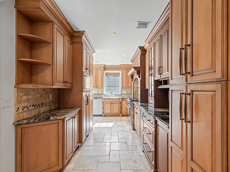 66 Crescent Ave — Photo 3