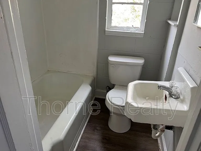 432 Dexter St — Photo 3