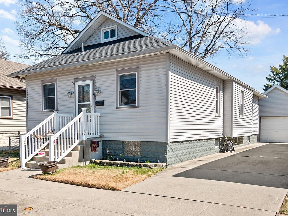 1st image of 132 Hickman Ave