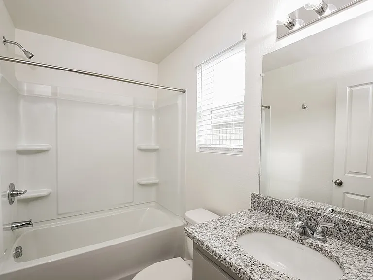 18608 E 47th Pl — Photo 16