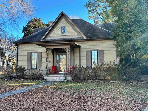 403 E College St, Columbiana, AL 35051