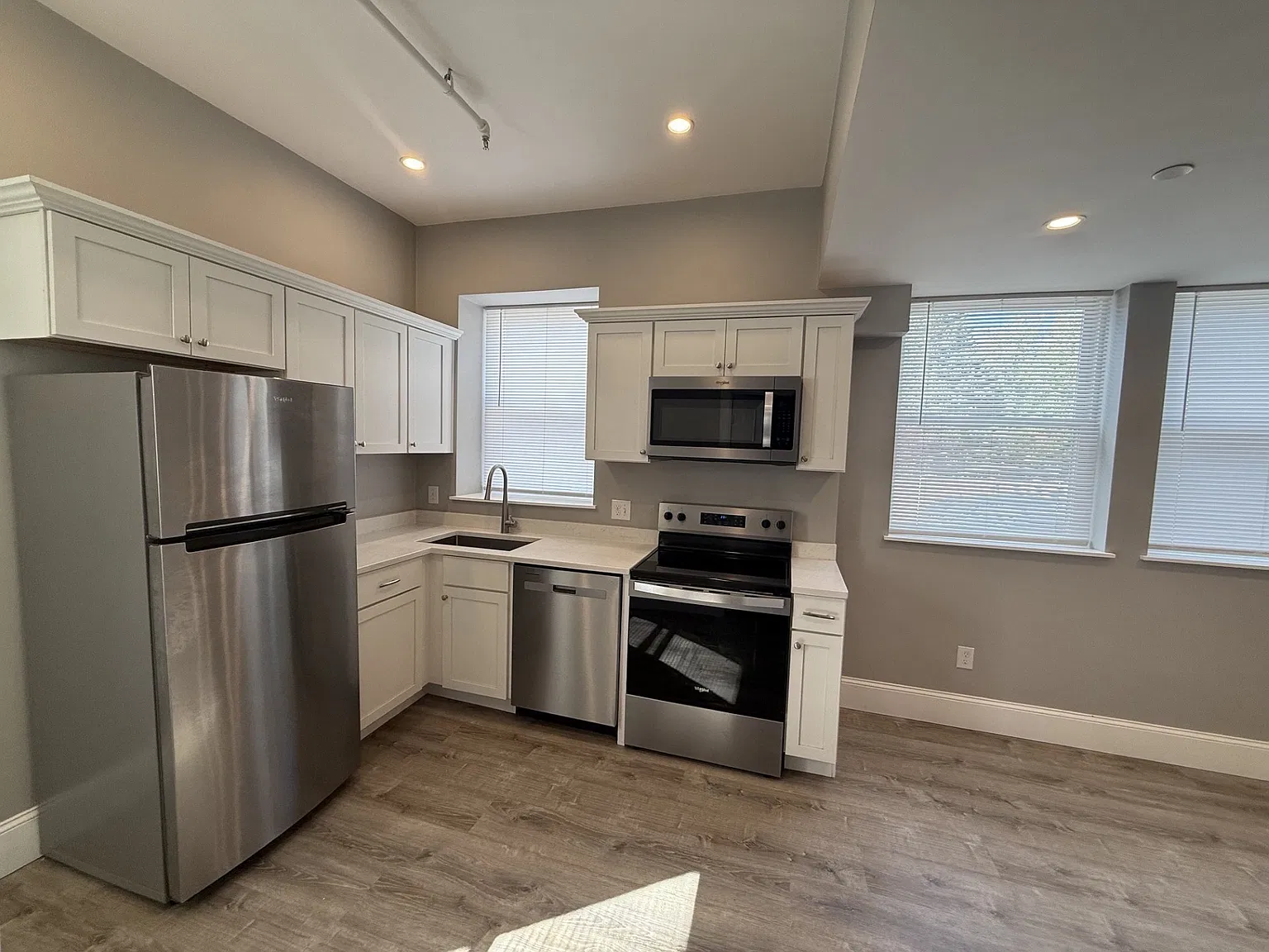 1 bed, 1.0 bath, 500 sqft, $2,000 — Photo 1