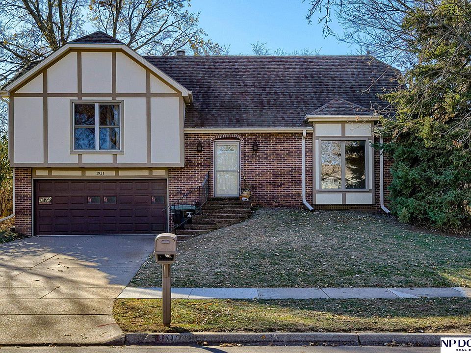 1st image of 1921 Pinedale Ave