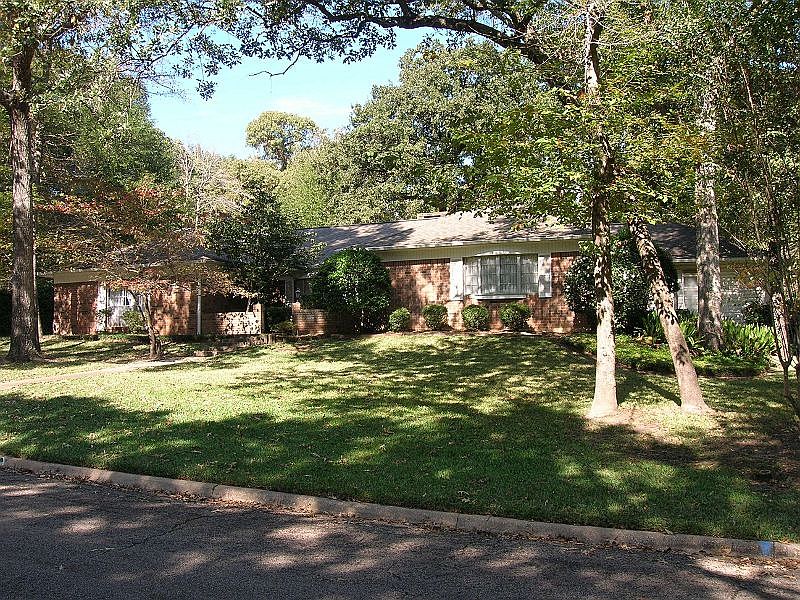 1st image of 3421 Chevy Chase Dr