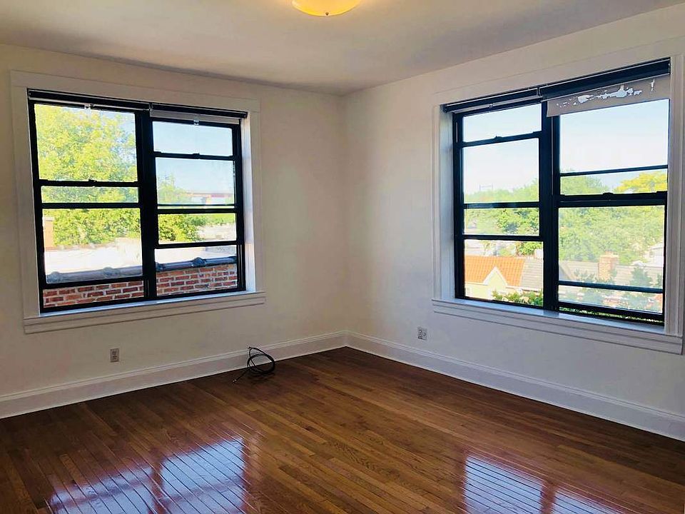 1st image of 2392 24th St APT 4B