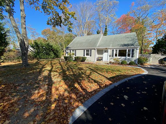 3rd image of 27 Barteau Ave