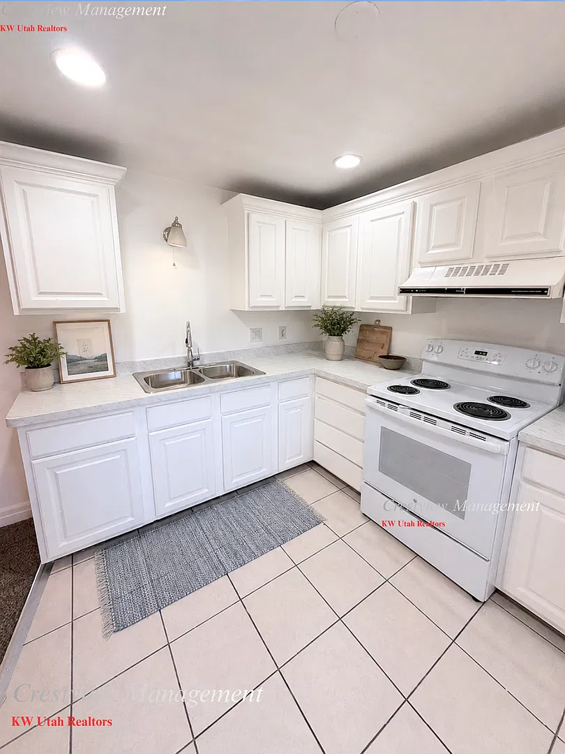 Washington Terrace 8-Plex — Photo 4
