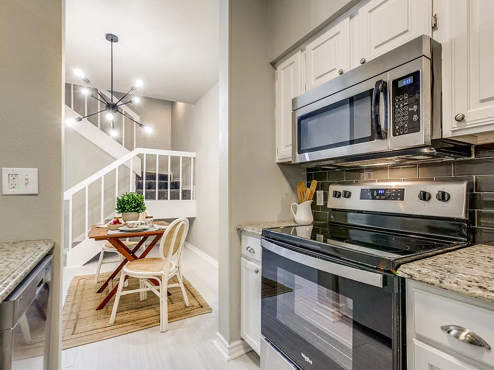 6220 Bentwood Trl #805