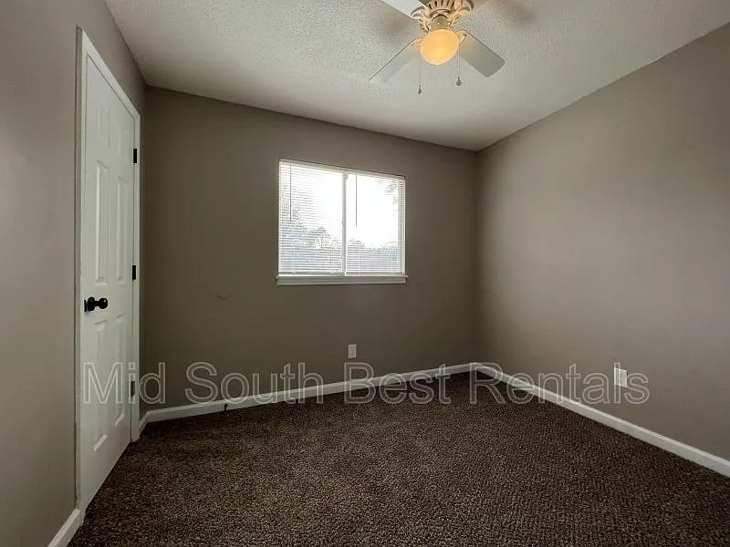 624 Frayser Dr — Photo 3