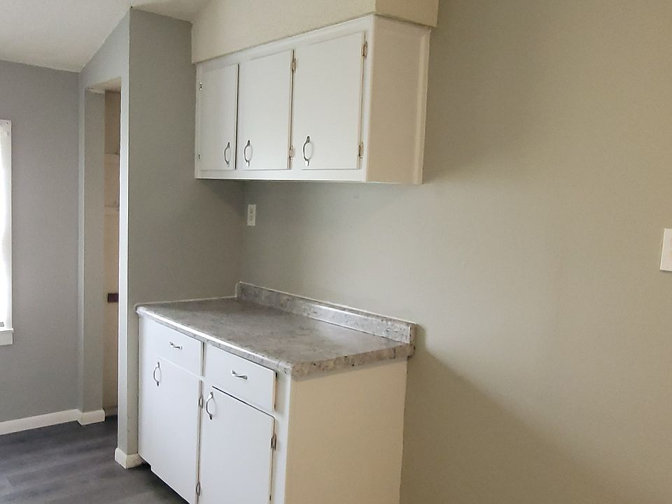 1st image of 112 W 2nd St Unit B