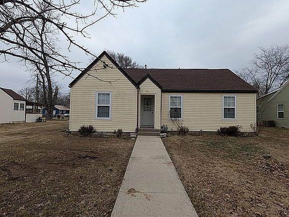 2nd image of 310 N Cypress St