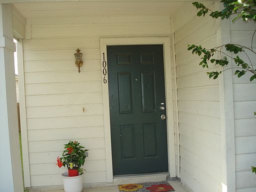 2nd image of 1006 Grassy View Dr