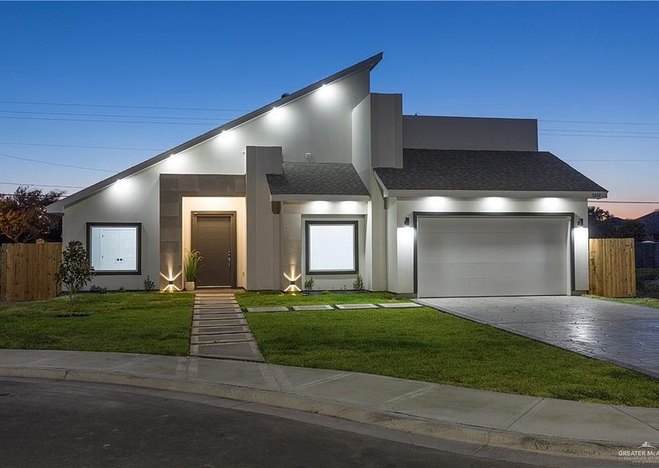 1st image of 5207 N 43rd Ln