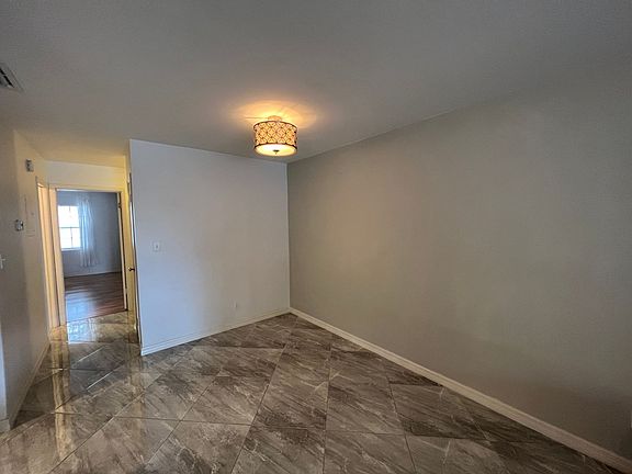 4th image of 118 Lewfield Cir