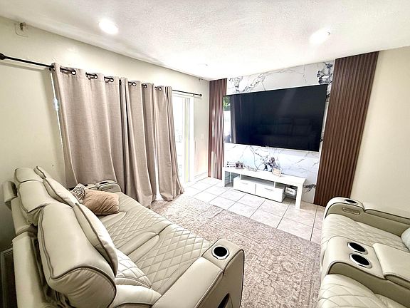 4th image of 1421 NW 45th Street #2