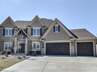 4430 NW Sienna Rdg, Riverside, MO 64150