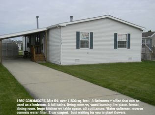 1737 Augusta Dr, Hartland, MI 48353