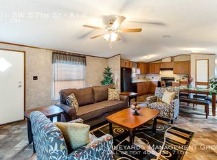 801 SW 57th St #A14, Topeka, KS 66609