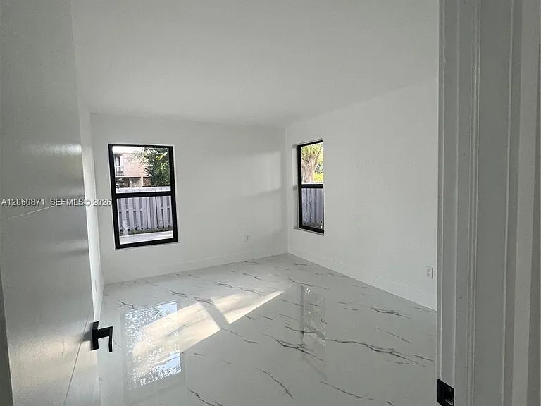 20610 NE 7th Ct — Photo 21