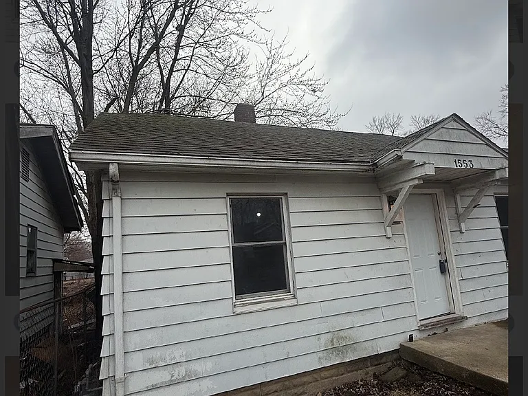 1553 E Hickory St — Photo 2