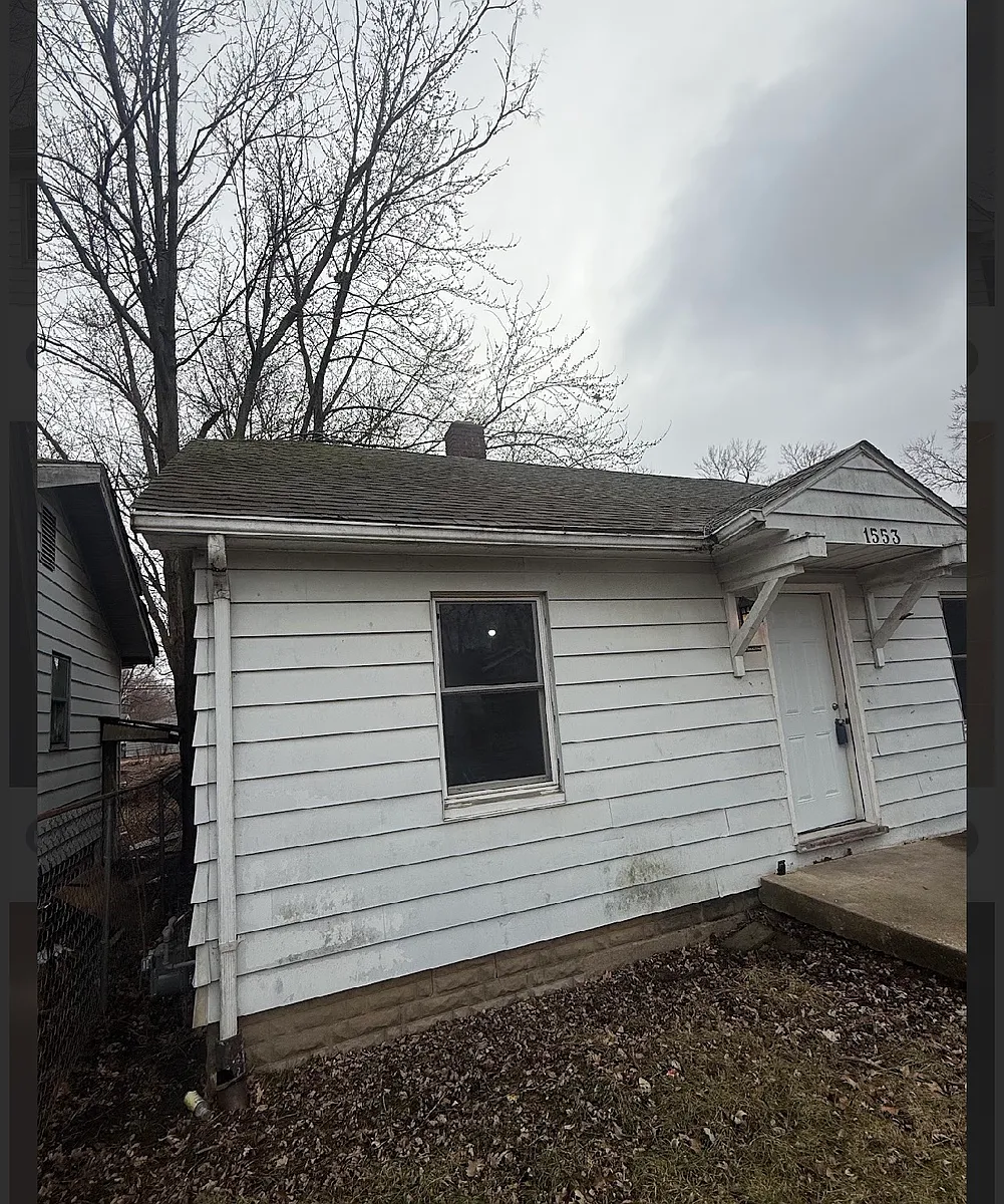 Building Photo - 1553 E Hickory St