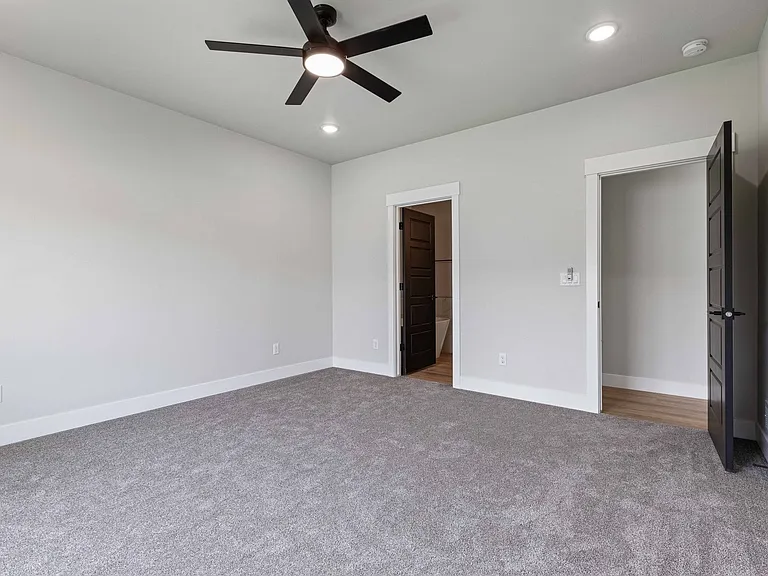 569 Idaho Ave — Photo 27