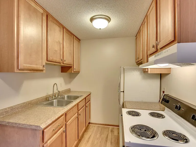 2717 Central Ave NE — Photo 4
