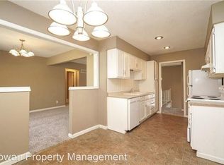 1413 SW Sunset Ave, Blue Springs, MO 64015