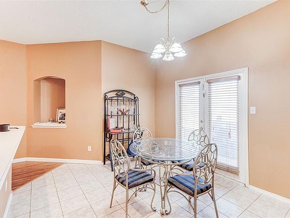 5th image of 516 Spicewood Dr
