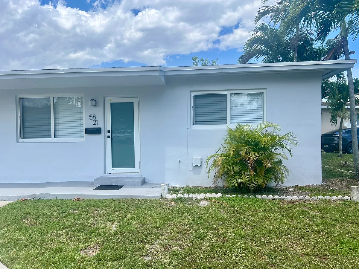 Building Photo - 5821 NW 37th St #5821