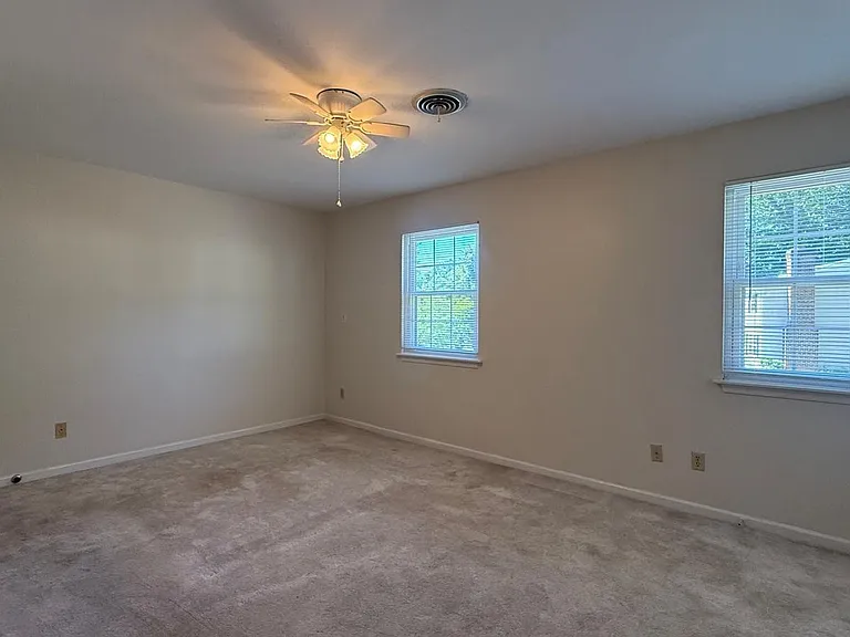 282 Albert Ct — Photo 11