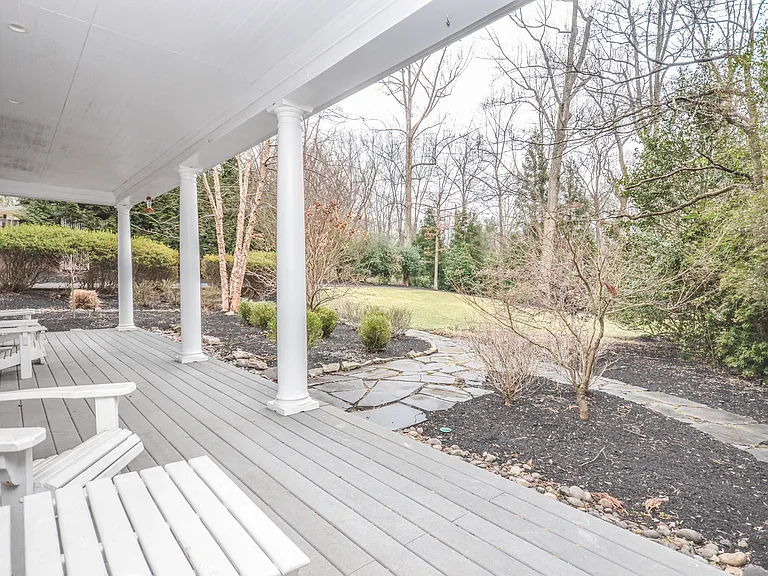 9108 Weant Dr — Photo 45