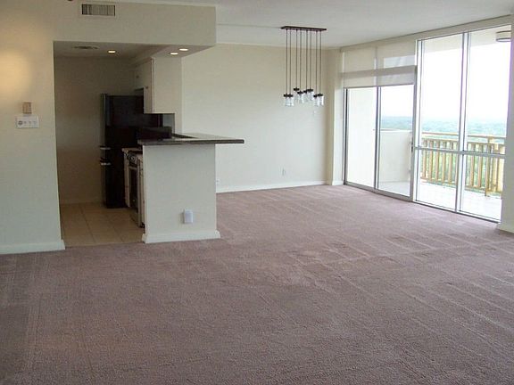 2nd image of 6211 W Northwest Hwy APT 1402