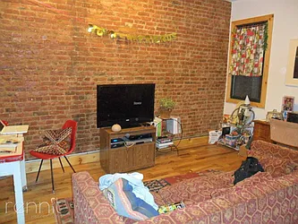 Rented by Rennit Inc.