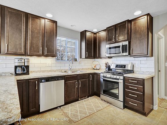 2nd image of 1170 Huber Ponds Dr