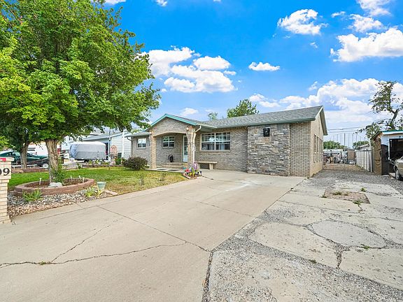 3rd image of 2809 Mesa Ave