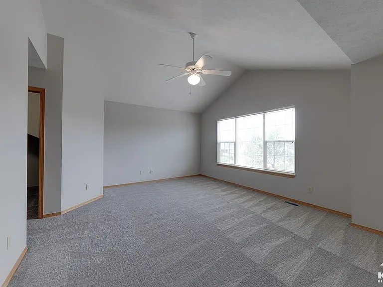 519 N Bristol Ct — Photo 17