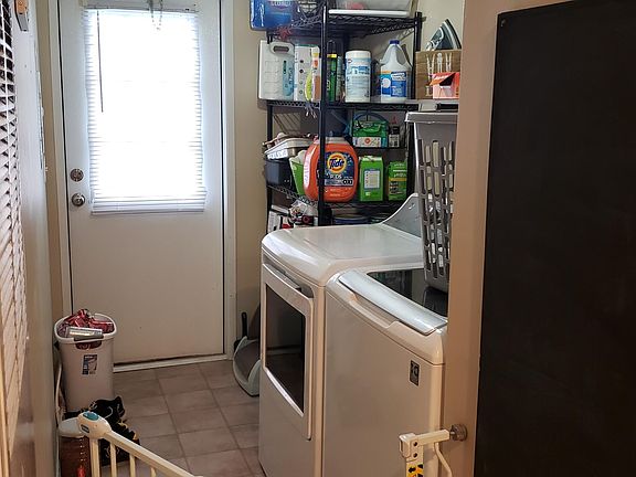 2nd image of 315 Valley Oak Dr
